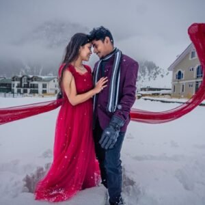 Kashmir Romance Tour Package: 3 Nights/4 Days - Srinagar to Gulmarg, Pahalgam, and Doodhpathri Tour